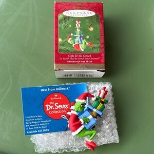 Hallmark Dr. Seuss Grinch Keepsake Ornament - Green and Red